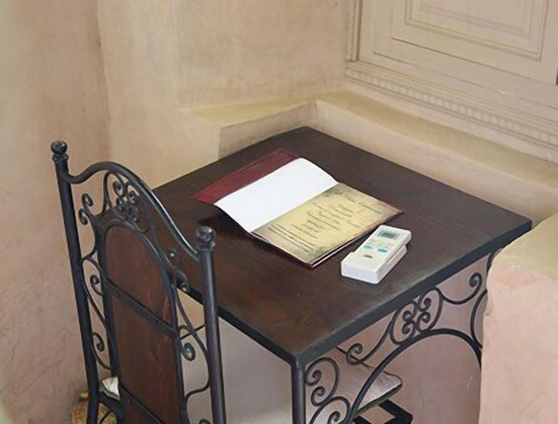 לינה וארוחת בוקר טרודאנט Palais Oumensour מראה חיצוני תמונה