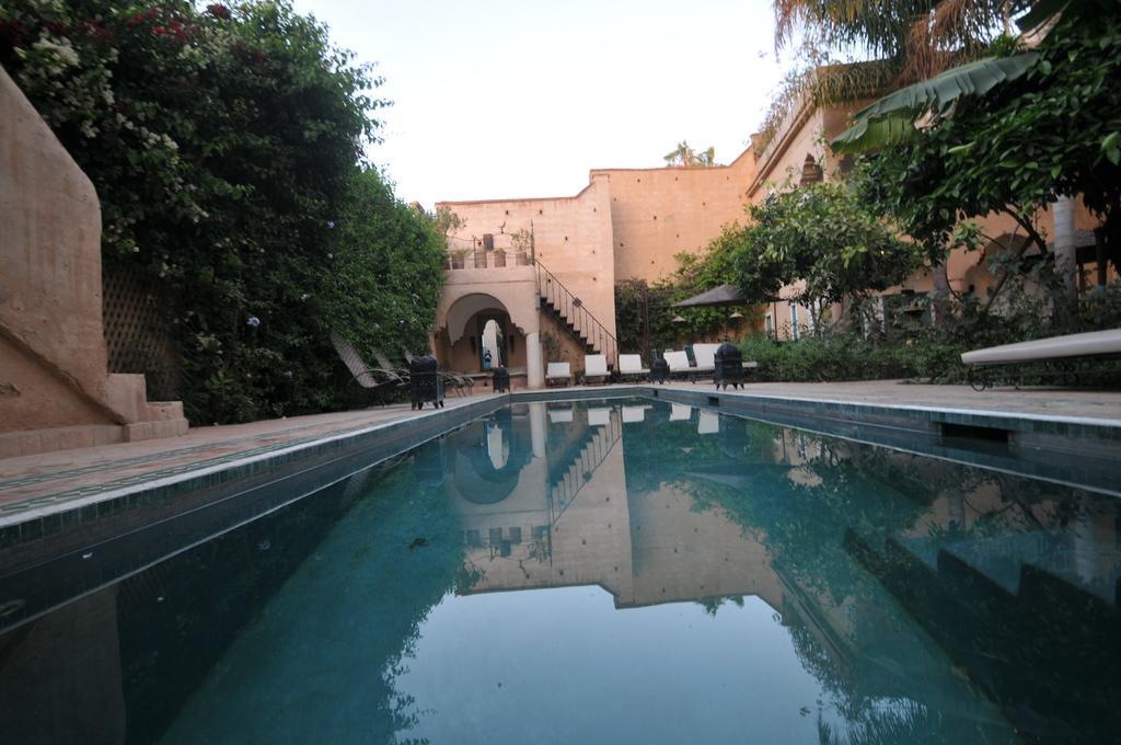 לינה וארוחת בוקר טרודאנט Palais Oumensour מראה חיצוני תמונה